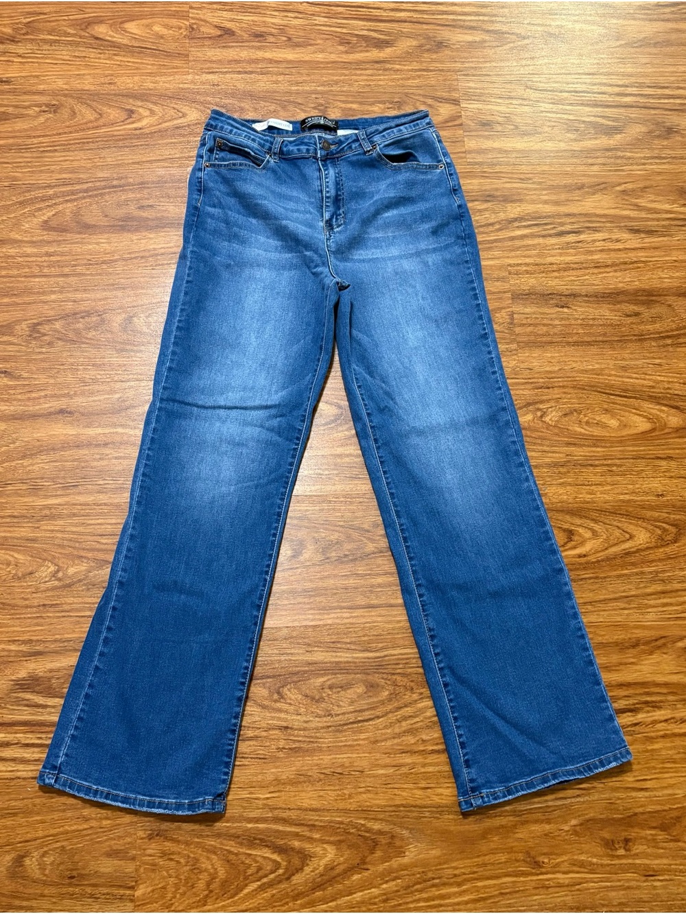 Sweet Look Straight Leg Women's Jeans in Medium Blue - Size 15